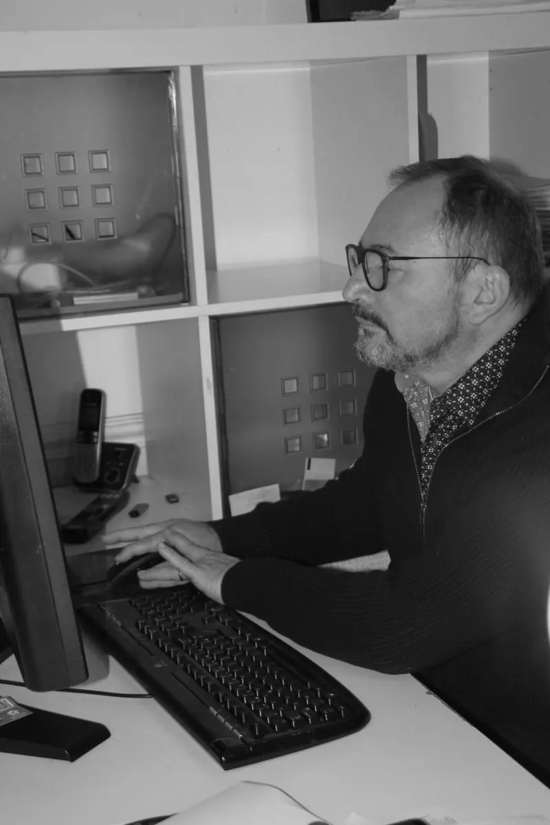 Pascal Renard à son bureau